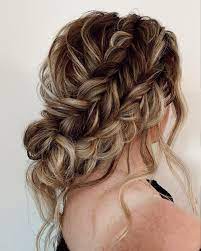 Ample Messy wedding hairstyle